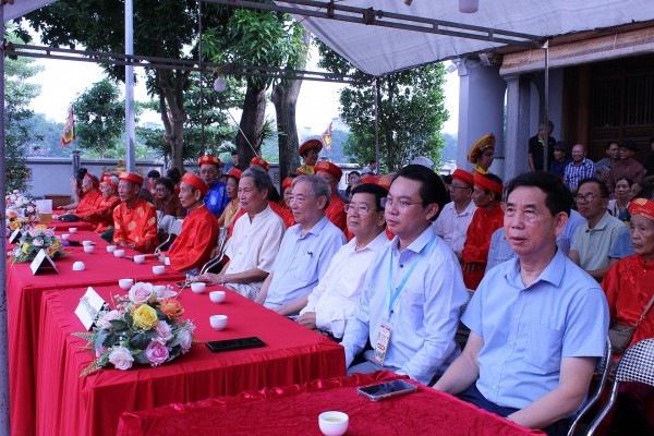Về Linh Đàm nghe chuyện Thủy thần cứu dân và trọn vẹn niềm vui Trung thu cho trẻ nhỏ