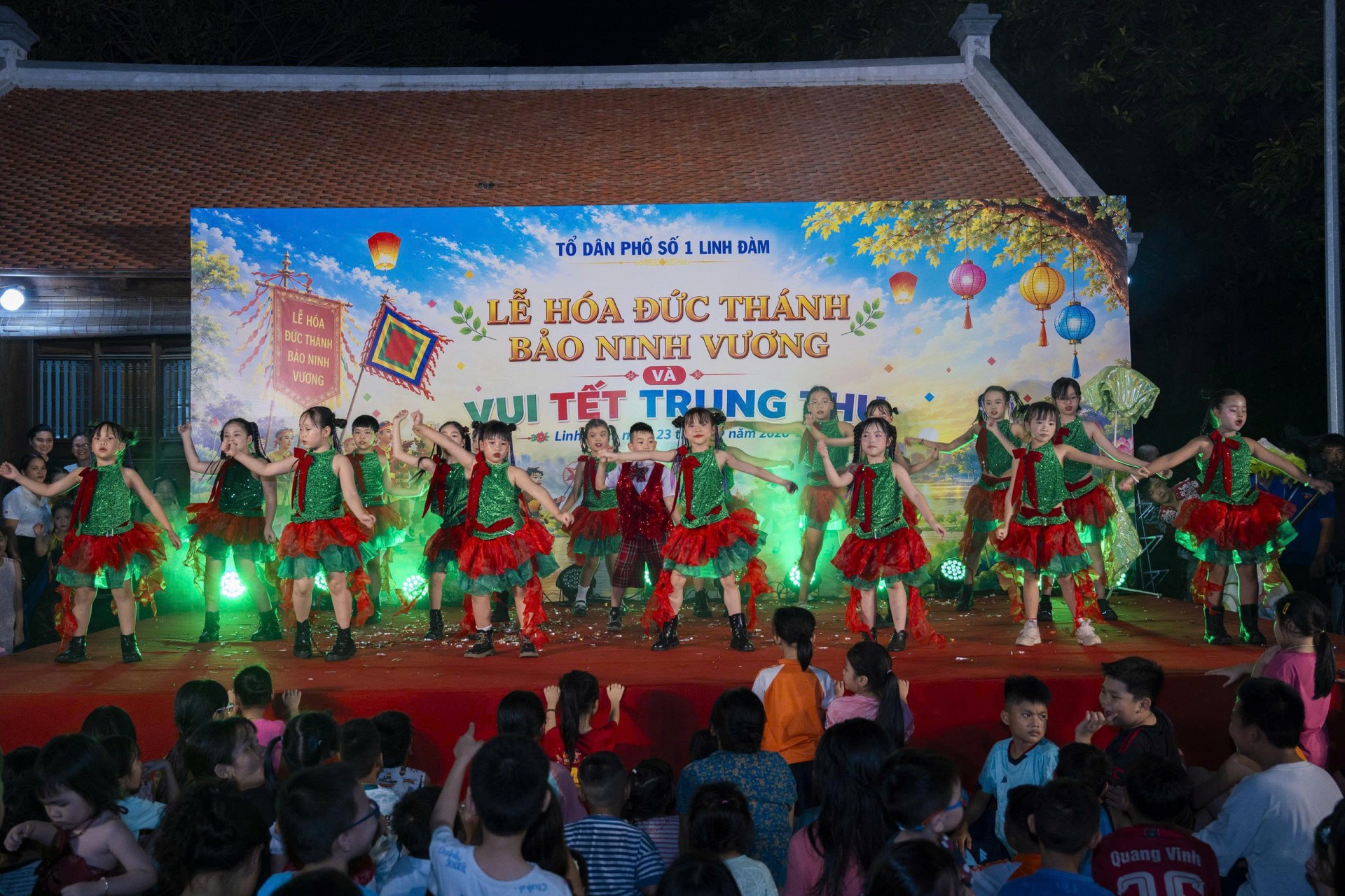 Về Linh Đàm nghe chuyện Thủy thần cứu dân và trọn vẹn niềm vui Trung thu cho trẻ nhỏ Về Linh Đàm nghe chuyện Thủy thần cứu dân và trọn vẹn niềm vui Trung thu cho trẻ nhỏ