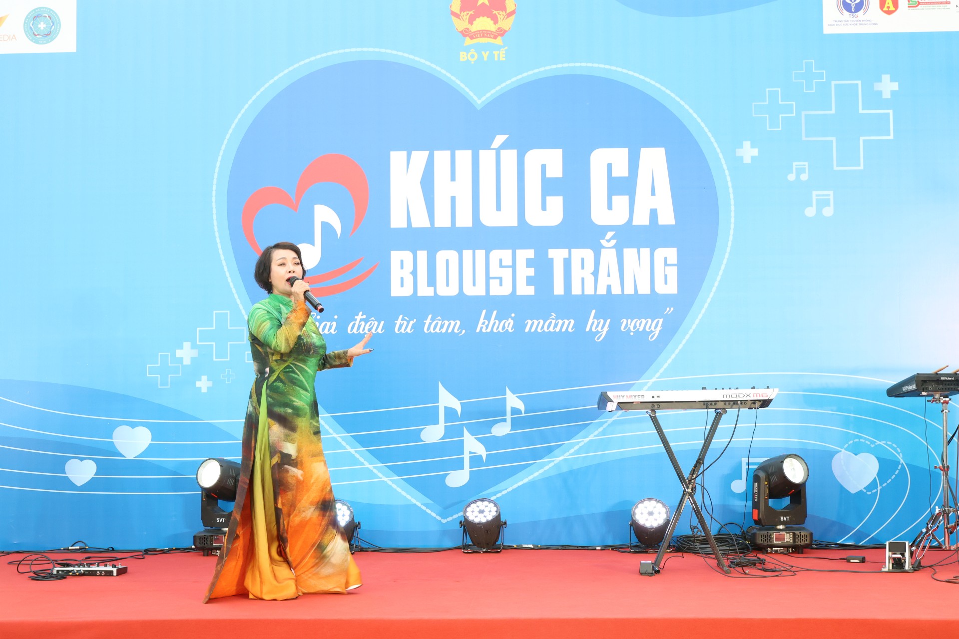 “Khúc ca Blouse trắng” – Một chiều đặc biệt tại Bệnh viện Đa khoa Hà Đông “Khúc ca Blouse trắng” – Một chiều đặc biệt tại Bệnh viện Đa khoa Hà Đông