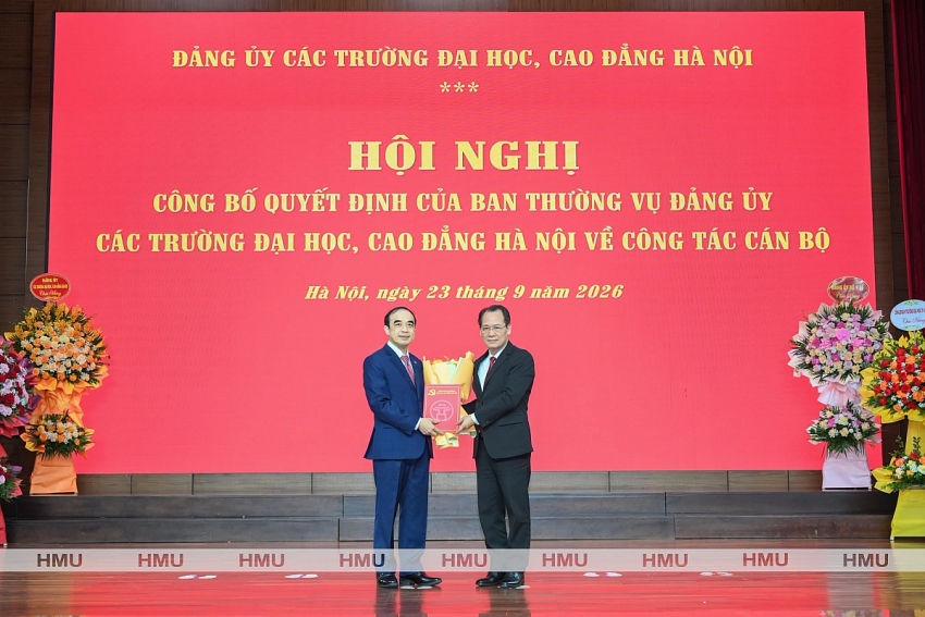 GS.TS.BS. Nguyễn Hữu Tú: Từ bác sĩ gây mê đến người đứng đầu Trường Đại học Y Hà Nội GS.TS.BS. Nguyễn Hữu Tú: Từ bác sĩ gây mê đến người đứng đầu Trường Đại học Y Hà Nội