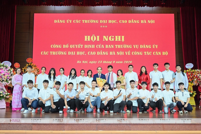 GS.TS.BS. Nguyễn Hữu Tú: Từ bác sĩ gây mê đến người đứng đầu Trường Đại học Y Hà Nội GS.TS.BS. Nguyễn Hữu Tú: Từ bác sĩ gây mê đến người đứng đầu Trường Đại học Y Hà Nội
