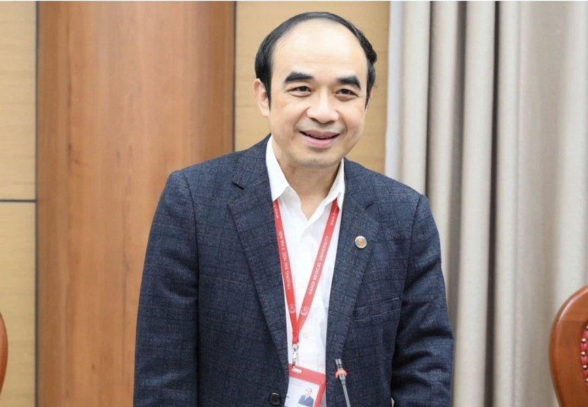 GS.TS.BS. Nguyễn Hữu Tú: Từ bác sĩ gây mê đến người đứng đầu Trường Đại học Y Hà Nội GS.TS.BS. Nguyễn Hữu Tú: Từ bác sĩ gây mê đến người đứng đầu Trường Đại học Y Hà Nội