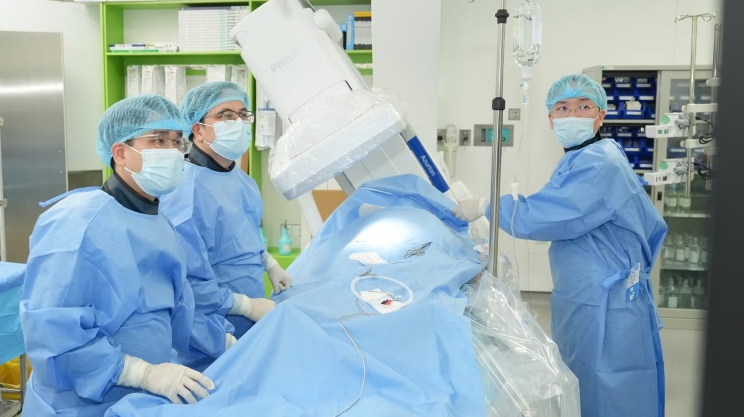 Rút ngắn khoảng cách trong tiếp cận dịch vụ y tế chất lượng cao