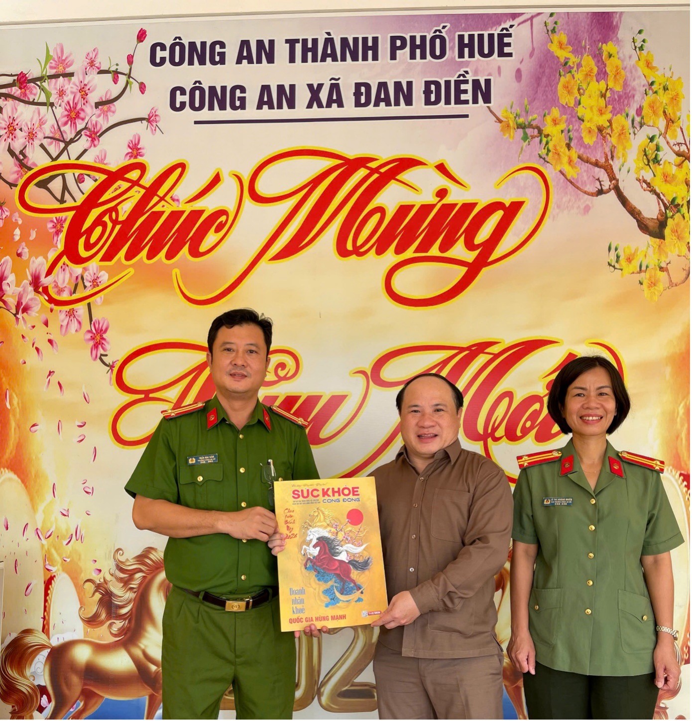 Bám dân, bám địa bàn – giữ bình yên cuộc sống Bám dân, bám địa bàn – giữ bình yên cuộc sống