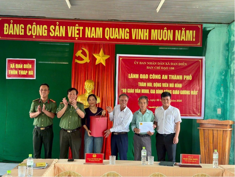 Bám dân, bám địa bàn – giữ bình yên cuộc sống Bám dân, bám địa bàn – giữ bình yên cuộc sống