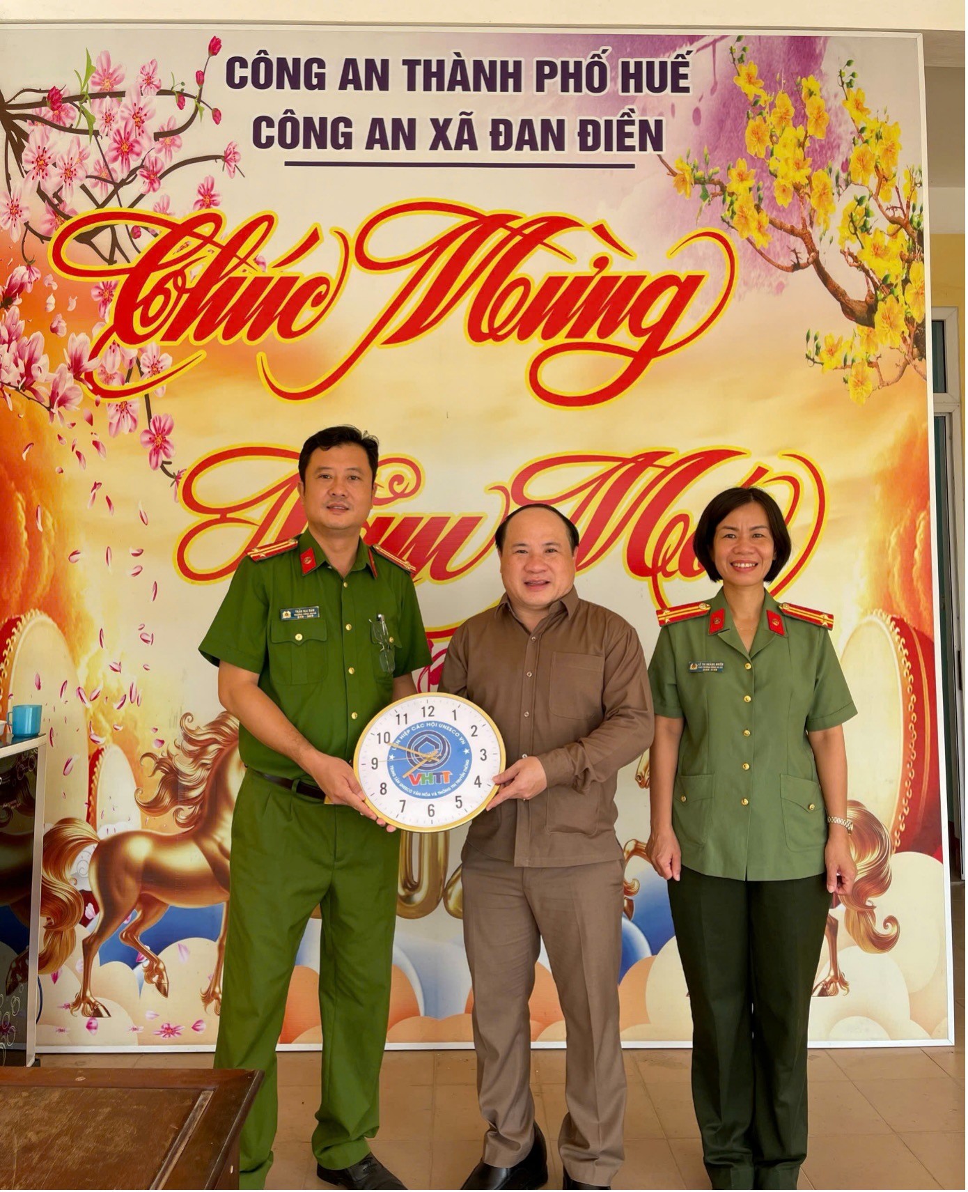 Bám dân, bám địa bàn – giữ bình yên cuộc sống Bám dân, bám địa bàn – giữ bình yên cuộc sống