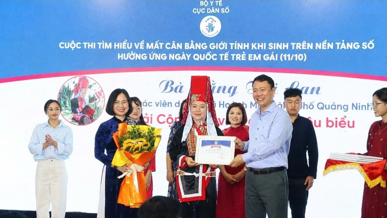 Gần 95 nghìn người tham gia cuộc thi tìm hiểu về mất cân bằng giới tính khi sinh Gần 95 nghìn người tham gia cuộc thi tìm hiểu về mất cân bằng giới tính khi sinh