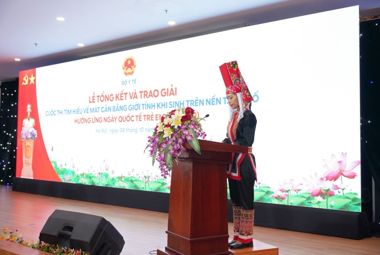 Gần 95 nghìn người tham gia cuộc thi tìm hiểu về mất cân bằng giới tính khi sinh Gần 95 nghìn người tham gia cuộc thi tìm hiểu về mất cân bằng giới tính khi sinh