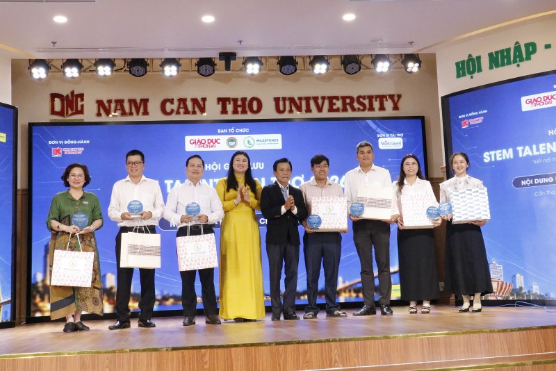 Cùng góp sức phát triển nhân lực STEM cho đồng bằng