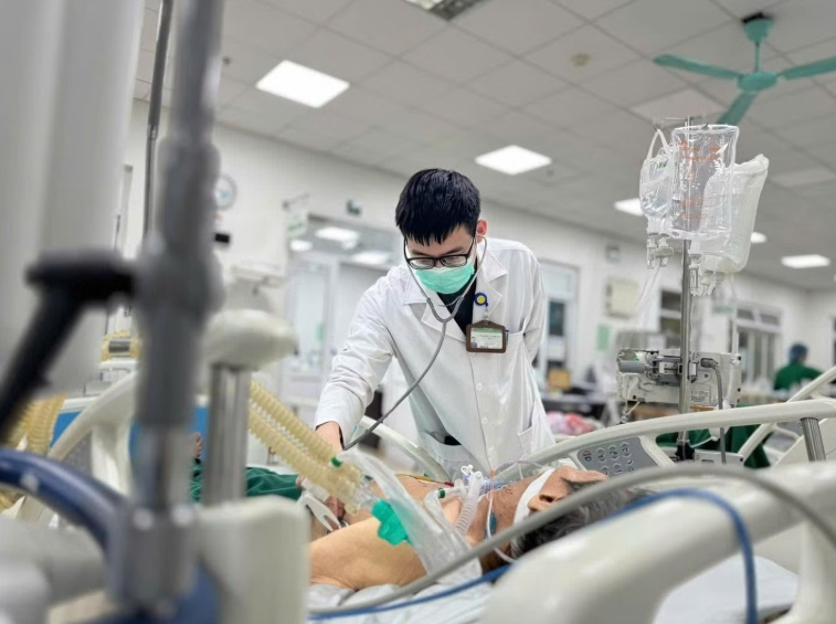 Mắc cúm A không sốt cao vẫn có thể suy hô hấp nặng Mắc cúm A không sốt cao vẫn có thể suy hô hấp nặng