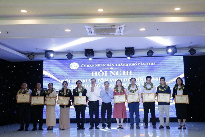 Cần Thơ tháo gỡ điểm nghẽn cho doanh nghiệp Cần Thơ tháo gỡ điểm nghẽn cho doanh nghiệp