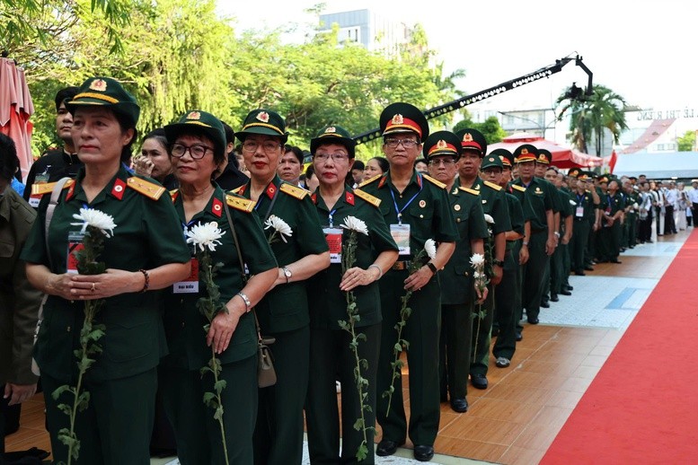 Toàn văn lời điếu tại lễ viếng, truy điệu và an táng 731 hài cốt liệt sĩ tại Công viên Lê Thị Riêng