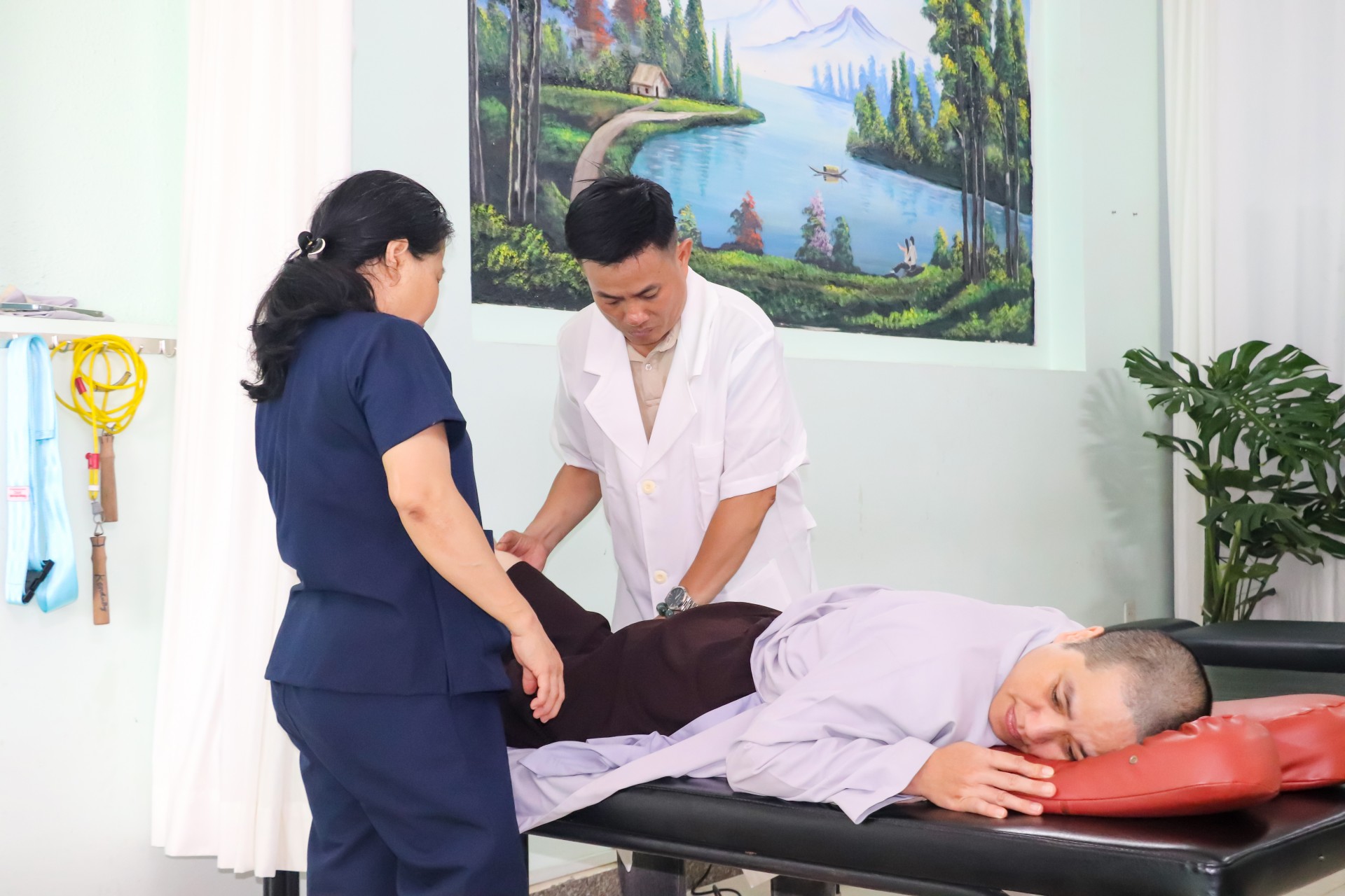 TP.HCM: Khai trương Phòng khám Y học cổ truyền Dr Khỏe, hướng đến chăm sóc sức khỏe cộng đồng