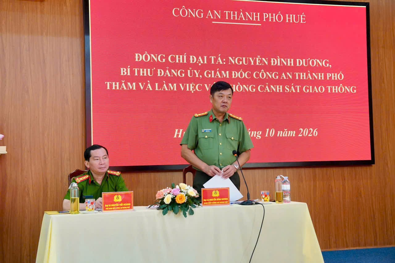 Huế: Công an TP Huế siết chặt kỷ cương, nâng cao hiệu quả bảo đảm trật tự, an toàn giao thông Huế: Công an TP Huế siết chặt kỷ cương, nâng cao hiệu quả bảo đảm trật tự, an toàn giao thông
