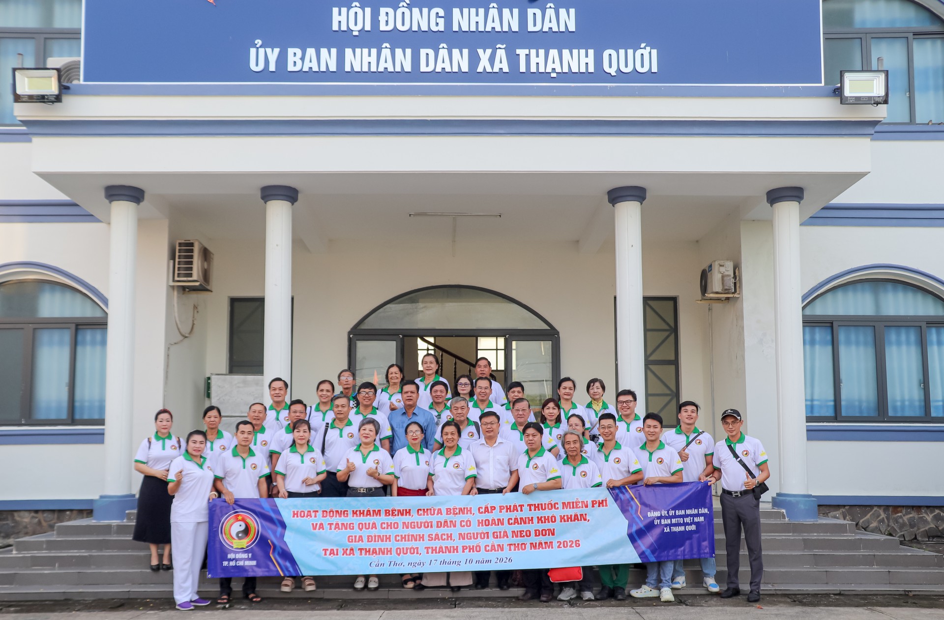 Hội Đông y TP.HCM khám chữa bệnh, cấp phát thuốc miễn phí và tặng quà tại xã Thạnh Quới Hội Đông y TP.HCM khám chữa bệnh, cấp phát thuốc miễn phí và tặng quà tại xã Thạnh Quới