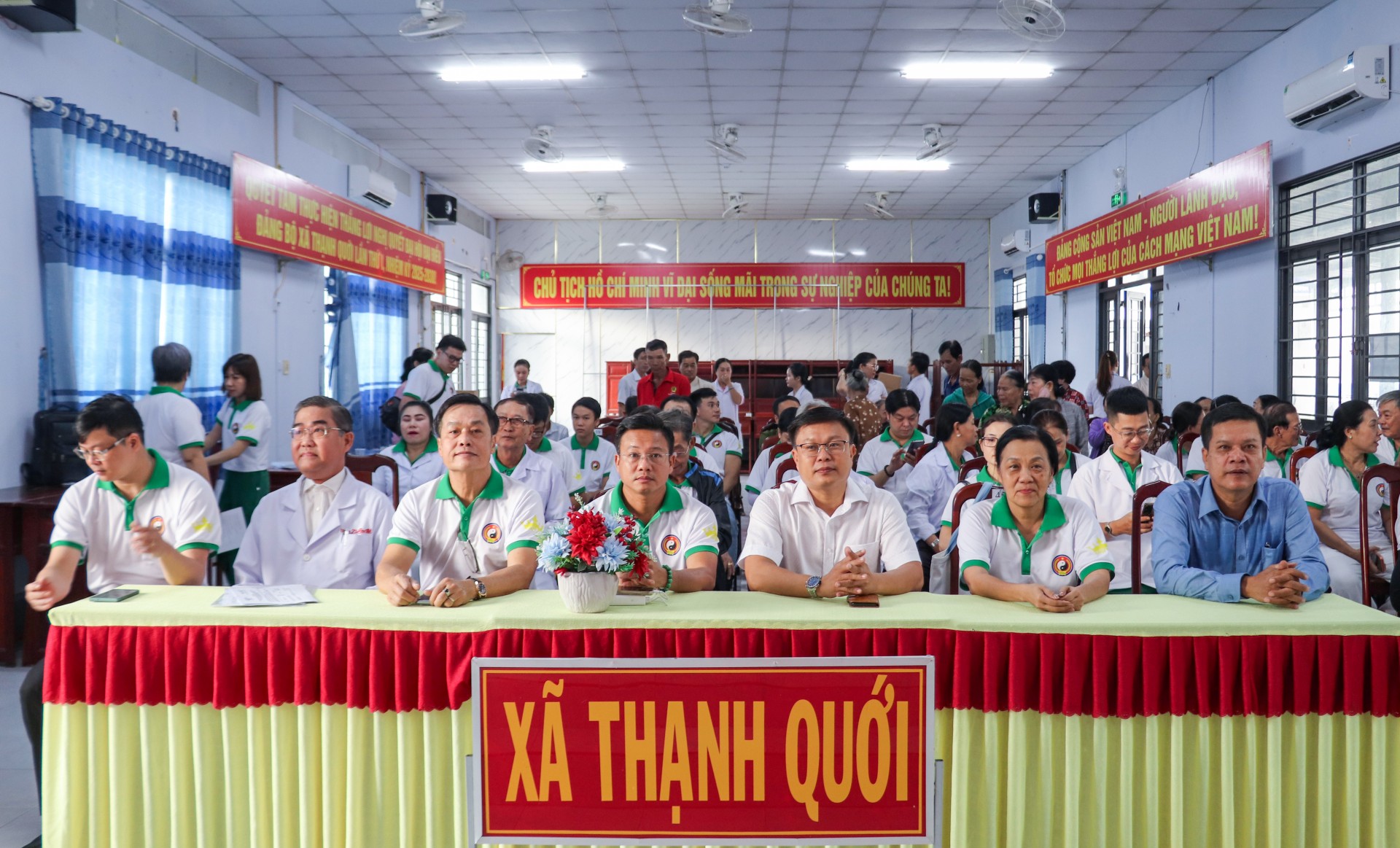 Hội Đông y TP.HCM khám chữa bệnh, cấp phát thuốc miễn phí và tặng quà tại xã Thạnh Quới Hội Đông y TP.HCM khám chữa bệnh, cấp phát thuốc miễn phí và tặng quà tại xã Thạnh Quới
