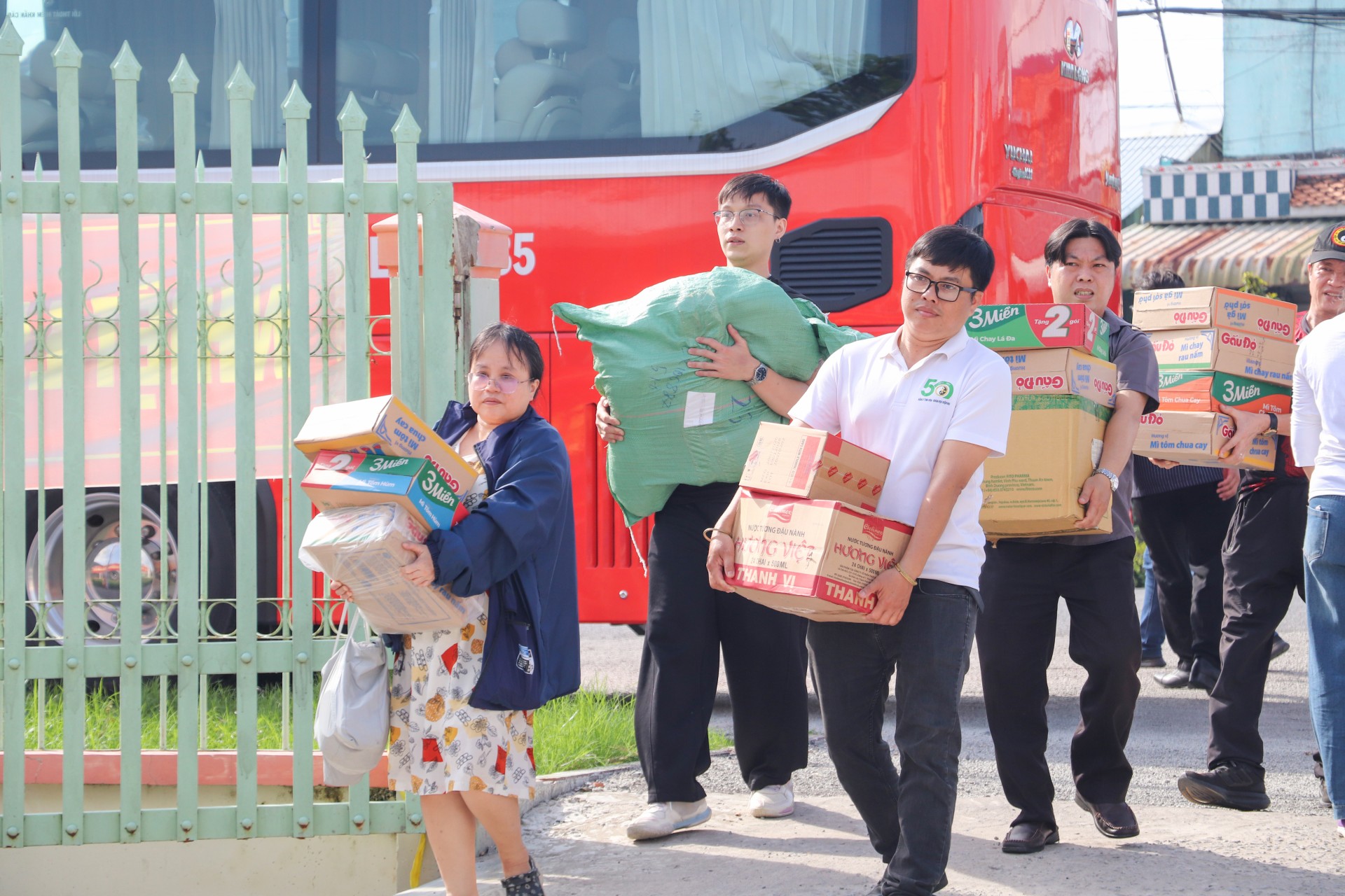 Hội Đông y TP.HCM khám chữa bệnh, cấp phát thuốc miễn phí và tặng quà tại xã Thạnh Quới Hội Đông y TP.HCM khám chữa bệnh, cấp phát thuốc miễn phí và tặng quà tại xã Thạnh Quới
