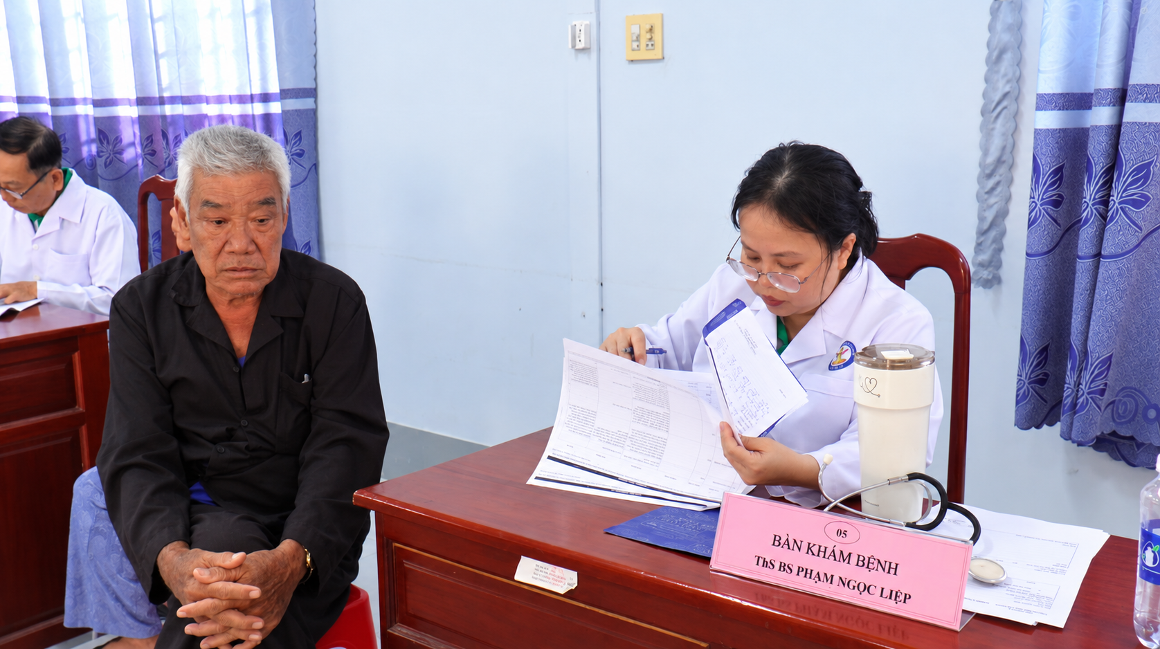 Hội Đông y TP.HCM khám chữa bệnh, cấp phát thuốc miễn phí và tặng quà tại xã Thạnh Quới Hội Đông y TP.HCM khám chữa bệnh, cấp phát thuốc miễn phí và tặng quà tại xã Thạnh Quới