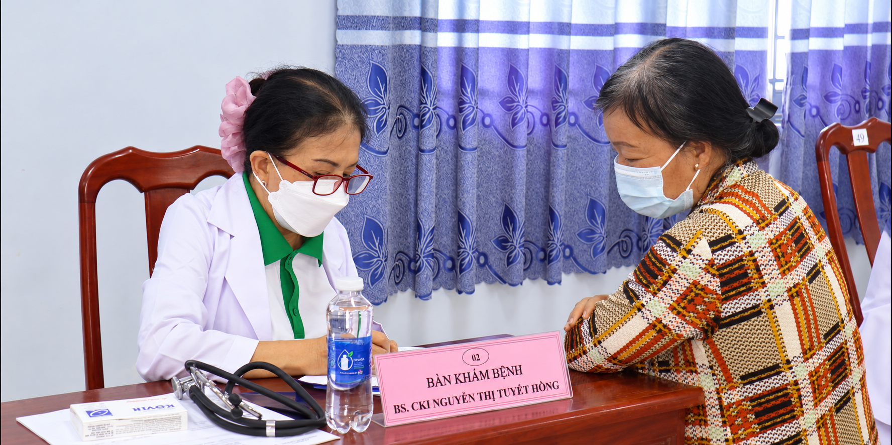 Hội Đông y TP.HCM khám chữa bệnh, cấp phát thuốc miễn phí và tặng quà tại xã Thạnh Quới Hội Đông y TP.HCM khám chữa bệnh, cấp phát thuốc miễn phí và tặng quà tại xã Thạnh Quới