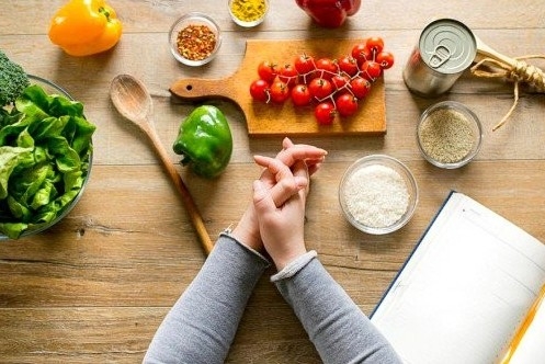 Thực hiện chế độ ăn lành mạnh và lối sống năng động vì sức khỏe của mỗi người