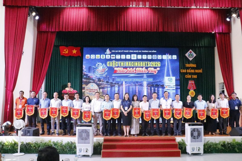 Sôi nổi Cuộc thi Racingbots 2026 – “Hào Khí Miền Tây” Sôi nổi Cuộc thi Racingbots 2026 – “Hào Khí Miền Tây”