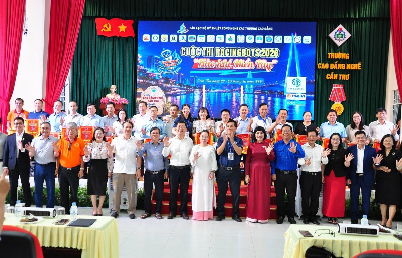 Sôi nổi Cuộc thi Racingbots 2026 – “Hào Khí Miền Tây” Sôi nổi Cuộc thi Racingbots 2026 – “Hào Khí Miền Tây”