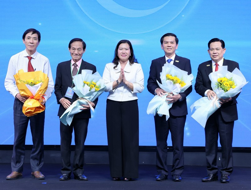 Mang  dịch vụ y tế an toàn, chất lượng cao và hiện đại nhất đến người dân trong kỷ nguyên số