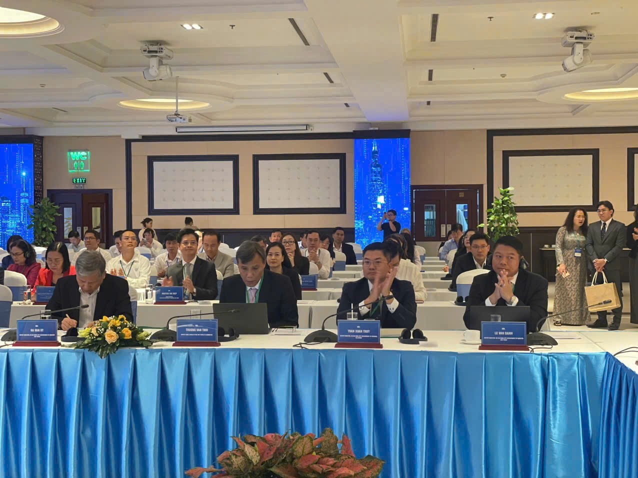 TPHCM: Tìm động lực tăng trưởng mới từ công nghệ, năng lượng sạch và cảng biển trong giai đoạn đổi mới TPHCM: Tìm động lực tăng trưởng mới từ công nghệ, năng lượng sạch và cảng biển trong giai đoạn đổi mới