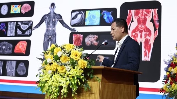 Bệnh viện đầu tiên đưa vào sử dụng hệ thống cộng hưởng từ siêu từ lực MRI 5 Tesla