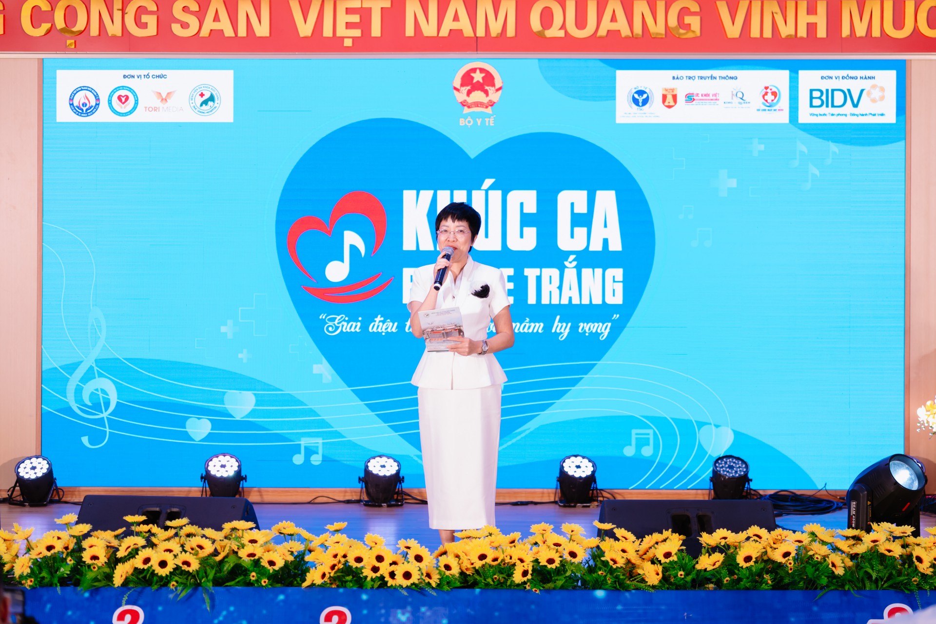 Hà Nội: Ấm áp chương trình nghệ thuật thiện nguyện Hà Nội: Ấm áp chương trình nghệ thuật thiện nguyện