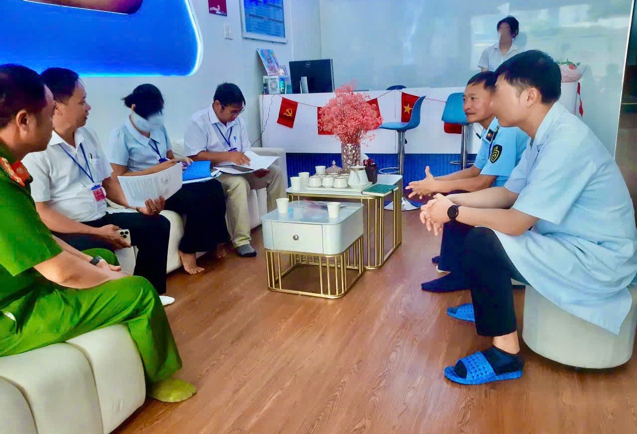 Lâm Đồng: Ngăn chặn, xử lý các hành vi vi phạm về hàng hóa trong lĩnh vực y tế Lâm Đồng: Ngăn chặn, xử lý các hành vi vi phạm về hàng hóa trong lĩnh vực y tế