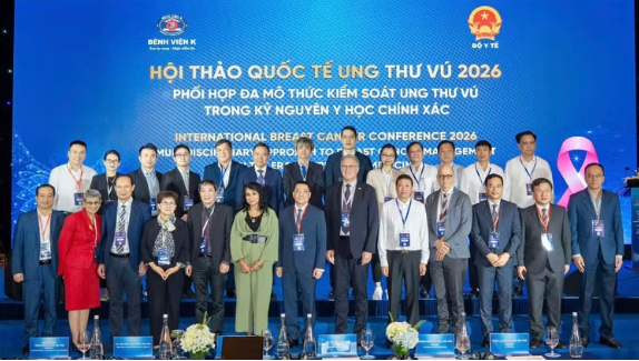 Chuyên gia hàng đầu trong nước và quốc tế chia sẻ những tiến bộ mới trong lĩnh vực ung thư Chuyên gia hàng đầu trong nước và quốc tế chia sẻ những tiến bộ mới trong lĩnh vực ung thư