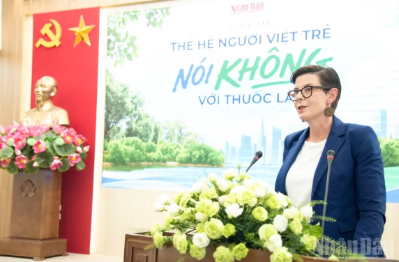 "Cần bảo vệ thanh thiếu niên Việt Nam khỏi các sản phẩm nicotine của hôm nay và mai sau" "Cần bảo vệ thanh thiếu niên Việt Nam khỏi các sản phẩm nicotine của hôm nay và mai sau"