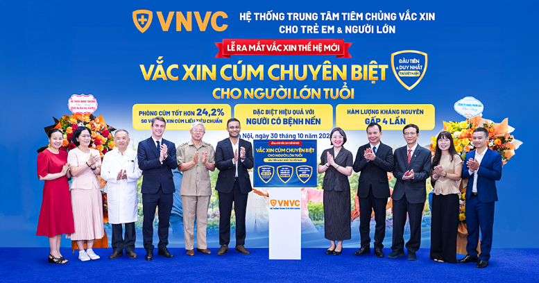 Lo cúm gây viêm phổi, đột quỵ, nhiều người cao tuổi đến VNVC tiêm vắc xin cúm chuyên biệt