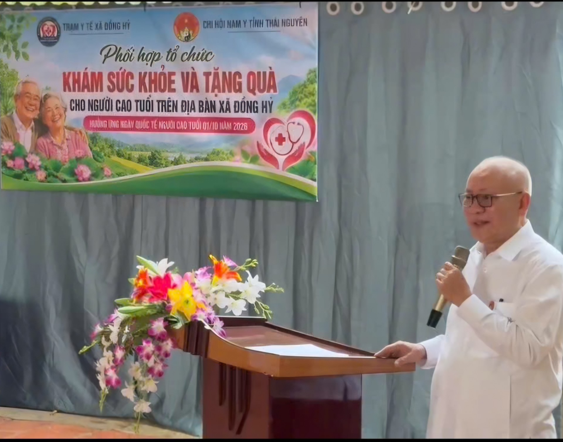 Lan tỏa yêu thương: Hơn 220 triệu đồng chăm sóc sức khỏe và tặng quà người cao tuổi tại xã Đồng Hỷ