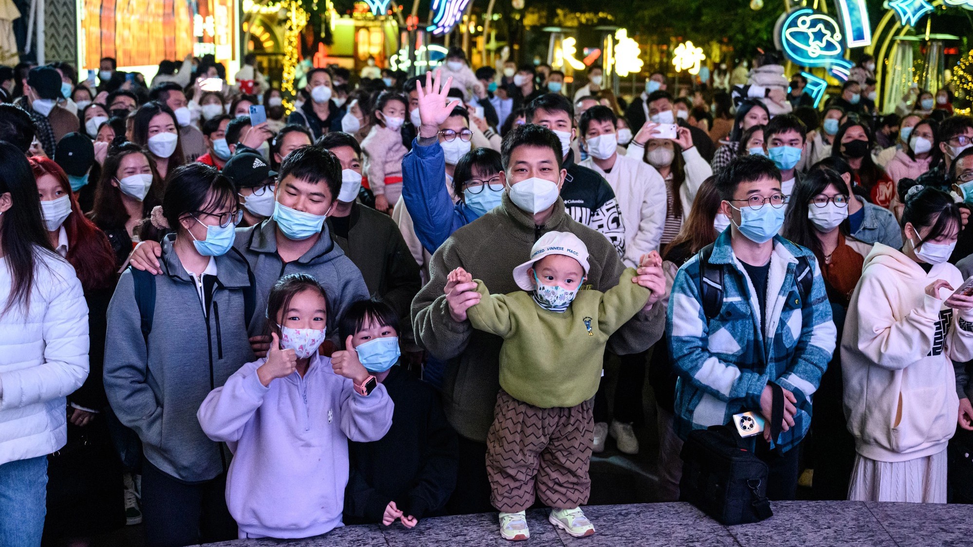 Trung Quốc mở cửa trở lại, dịch Covid-19 liệu có bùng phát?