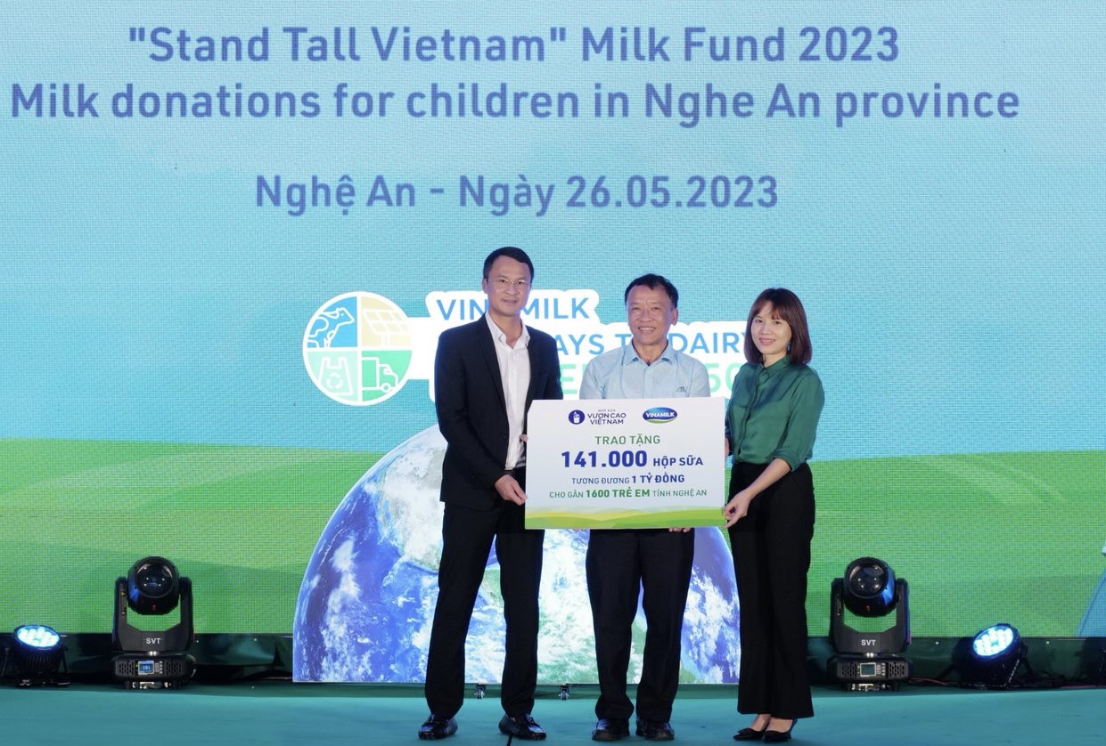 Vinamilk có các trang trại và nhà máy sữa đầu tiên tại Việt Nam đạt trung hòa carbon