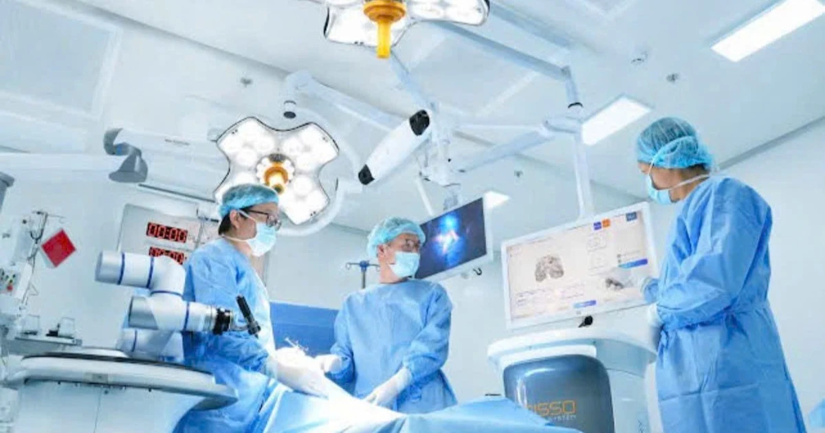 Phẫu thuật rô-bốt tạo động lực nâng tầm ngoại khoa Phẫu thuật rô-bốt tạo động lực nâng tầm ngoại khoa