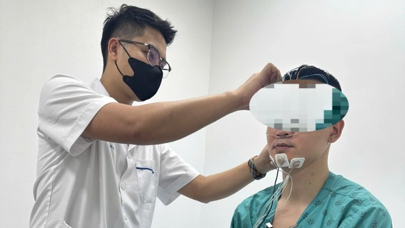 "Tiêu chuẩn vàng" phát hiện hội chứng ngưng thở tắc nghẽn khi ngủ "Tiêu chuẩn vàng" phát hiện hội chứng ngưng thở tắc nghẽn khi ngủ