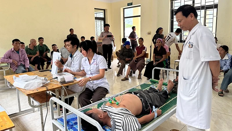Tăng cường công tác khám, chữa bệnh cho người dân vùng cao Tăng cường công tác khám, chữa bệnh cho người dân vùng cao