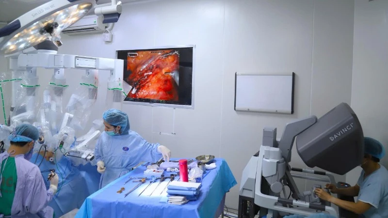 Phẫu thuật nội soi robot là bước đột phá của công nghệ trong điều trị ung thư Phẫu thuật nội soi robot là bước đột phá của công nghệ trong điều trị ung thư