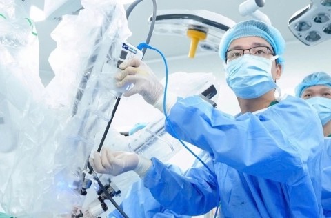 Ứng dụng thiết bị một cổng Single-site trên robot thế hệ mới trong điều trị ung thư
