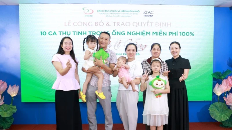 Đằng sau 10 gói IVF miễn phí là hàng chục năm chờ đợi của những gia đình hiếm muộn