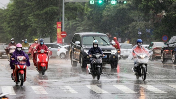 Dự báo thời tiết ngày 15-8-2022: Hà Nội mưa rào và dông, gió nhẹ