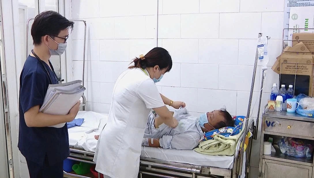 Bệnh sốt xuất huyết gia tăng nhanh, bước vào giai đoạn đỉnh dịch Bệnh sốt xuất huyết gia tăng nhanh, bước vào giai đoạn đỉnh dịch