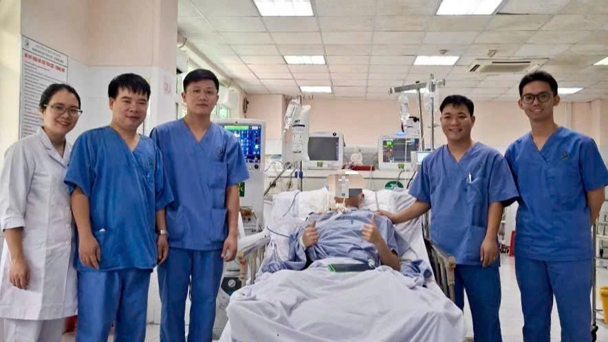 10 ngày chạy ECMO giành lại sự sống cho bệnh nhân suy đa cơ quan vì Lupus