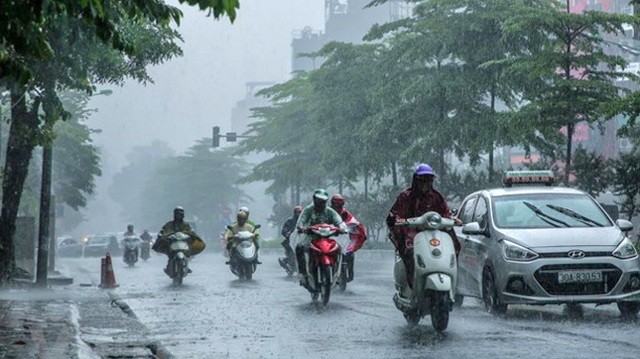 Dự báo thời tiết ngày 10-9-2023: Mưa dông ở Hà Nội tiếp diễn, gió giật mạnh