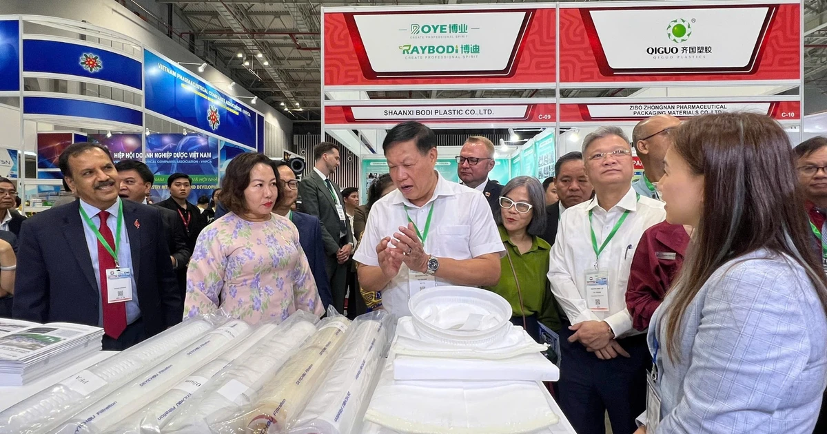 Hiện đại hóa ngành y để chăm sóc tốt hơn sức khỏe nhân dân Hiện đại hóa ngành y để chăm sóc tốt hơn sức khỏe nhân dân