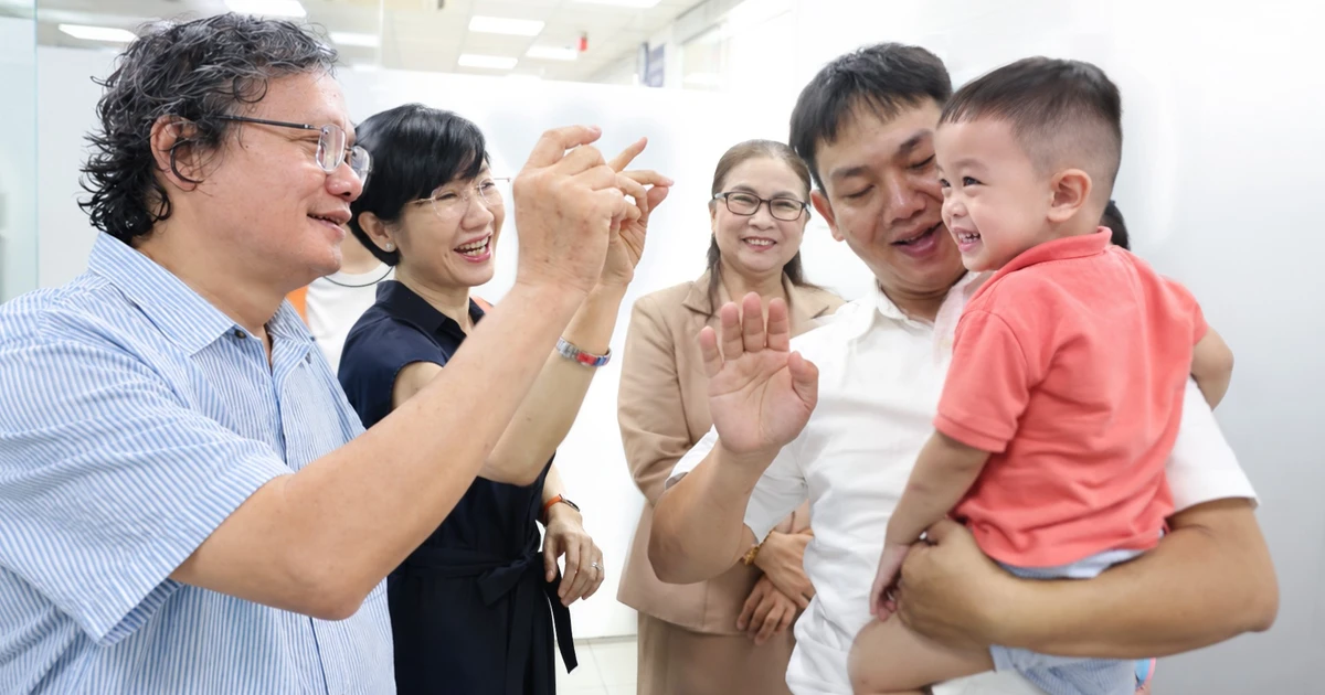 Lần đầu có vaccine phòng tay chân miệng cho trẻ từ 2 tháng tuổi