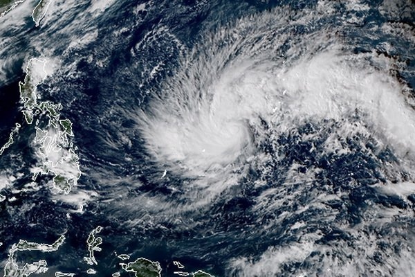Thời tiết ngày 5/10: Gió mạnh, sóng lớn trên biển do ảnh hưởng của bão Koinu